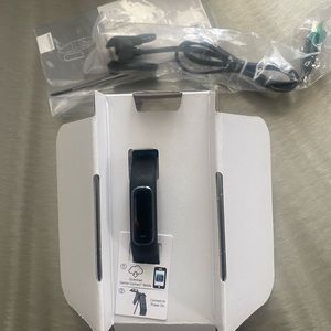 GARMIN VIVOSMART 4 TRACKER